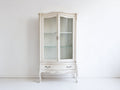 Vitrinas de madera 100x45x190 cm - blanco envejecido - 2 puertas de cristal y 1 cajón de diseño clásico